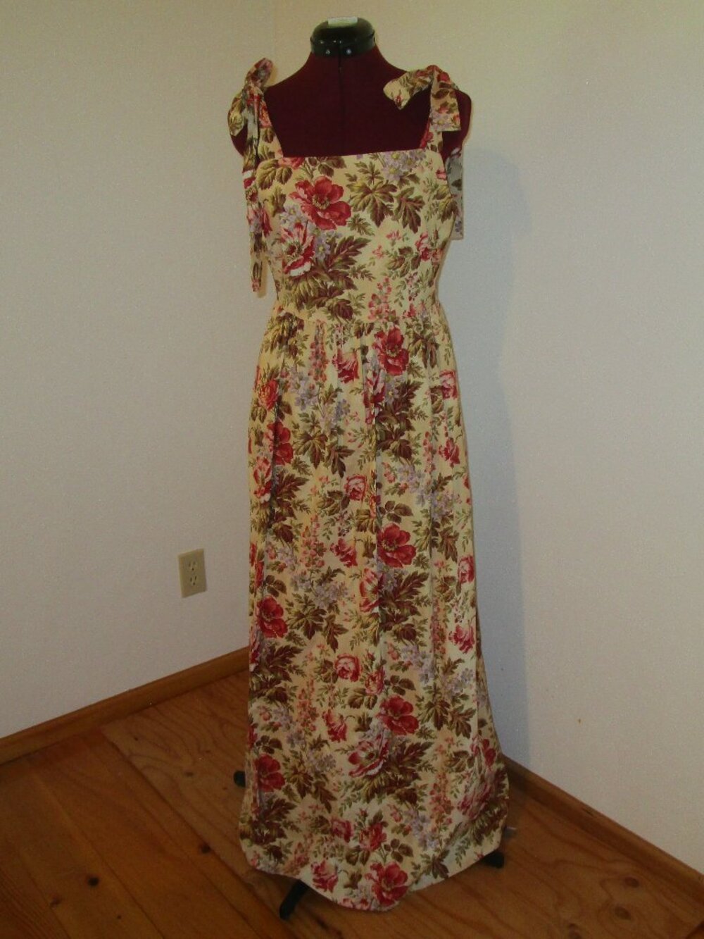 Floral Gal Meets Glam Maxi (Makenna) Dress -- Size 6